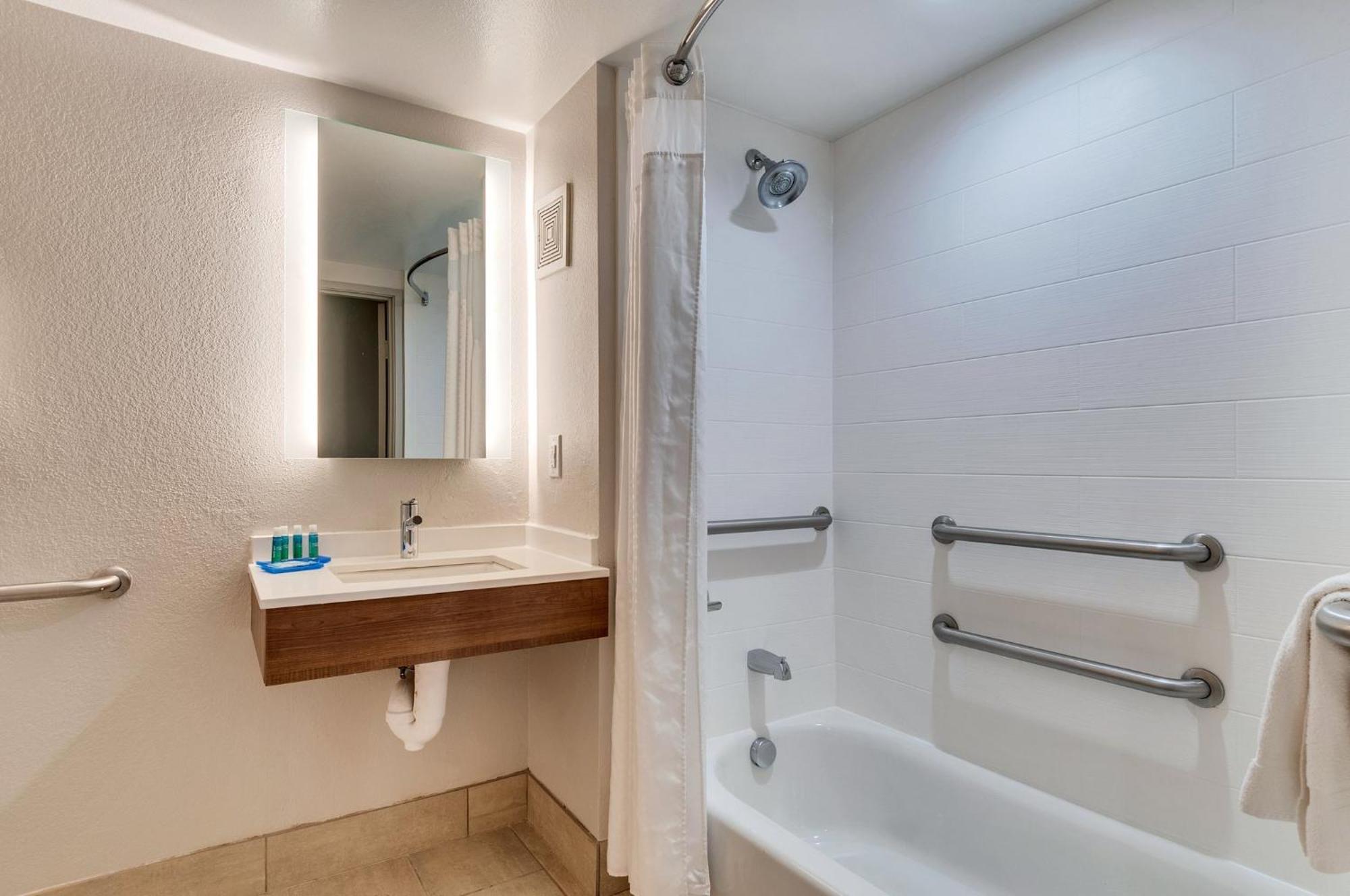 Holiday Inn Express Hotel & Suites Lake Elsinore By Ihg Zewnętrze zdjęcie
